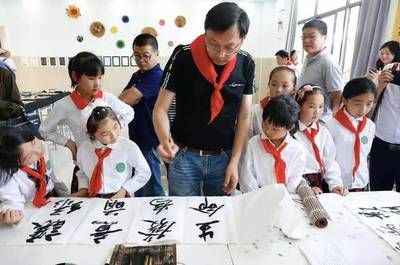 文藝大家進校園,傳統(tǒng)藝術(shù)放光彩